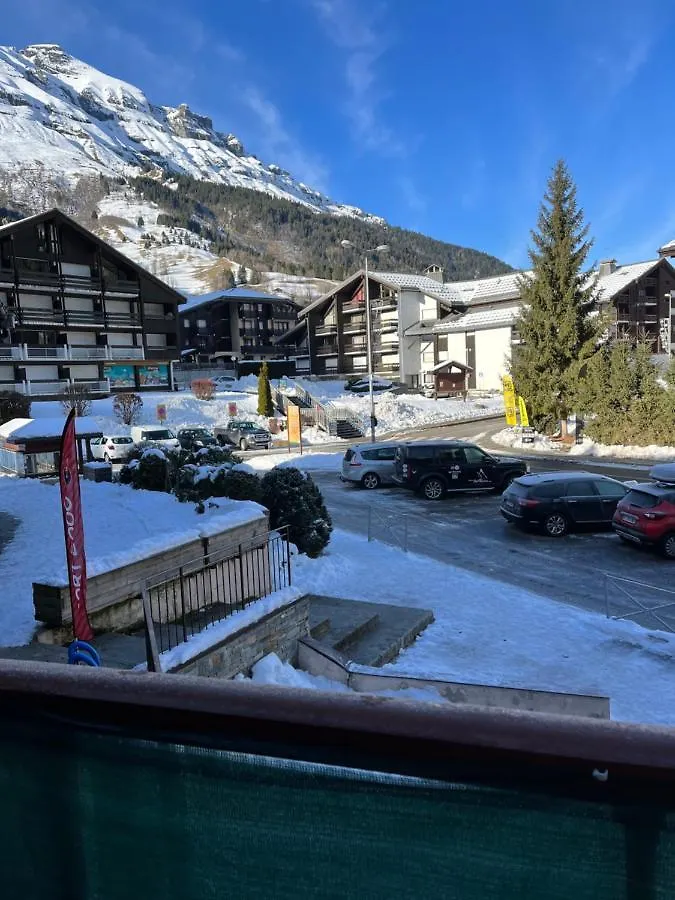 Combettes Studio Apartment location